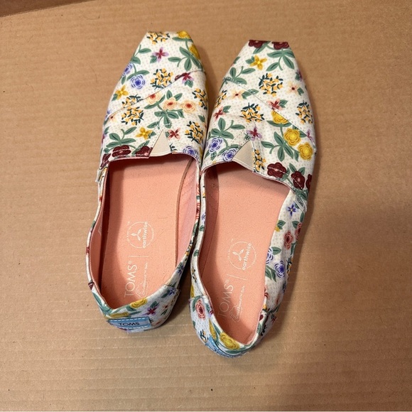 Toms Alpargatas in Autumn Floral, 9.5, excellent condition - Picture 9 of 10